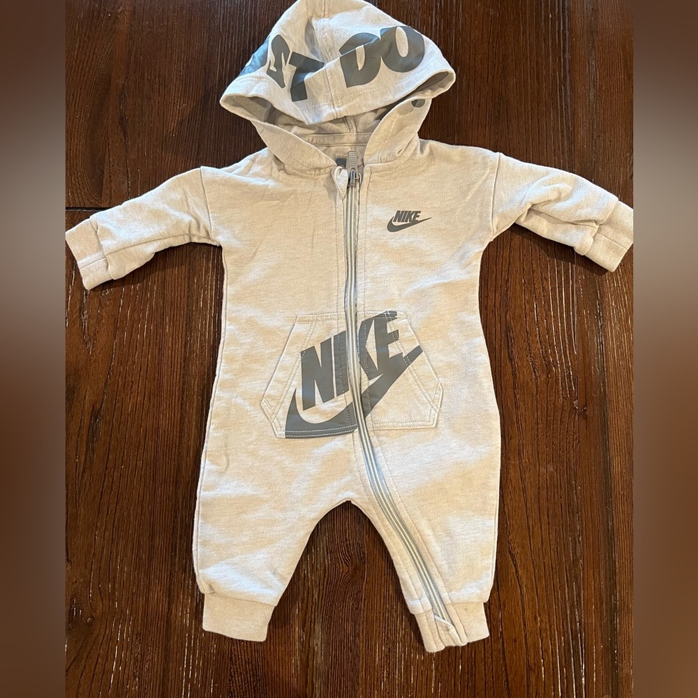 Nike newborn outfit
